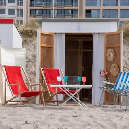 Hébergement de vacances 'a Little White House With A Tree By The Sea' With By Bloss Nieuport